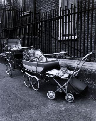 © Estate of Evelyn Hofer
